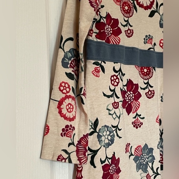 Floral Print V-Neck Dress - Cream and Red - Picture 3 of 8